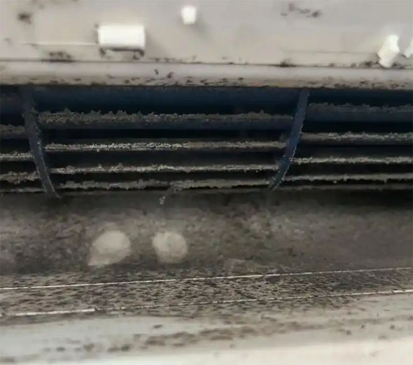 宁都空调吹的风有股烧焦味是怎么回事